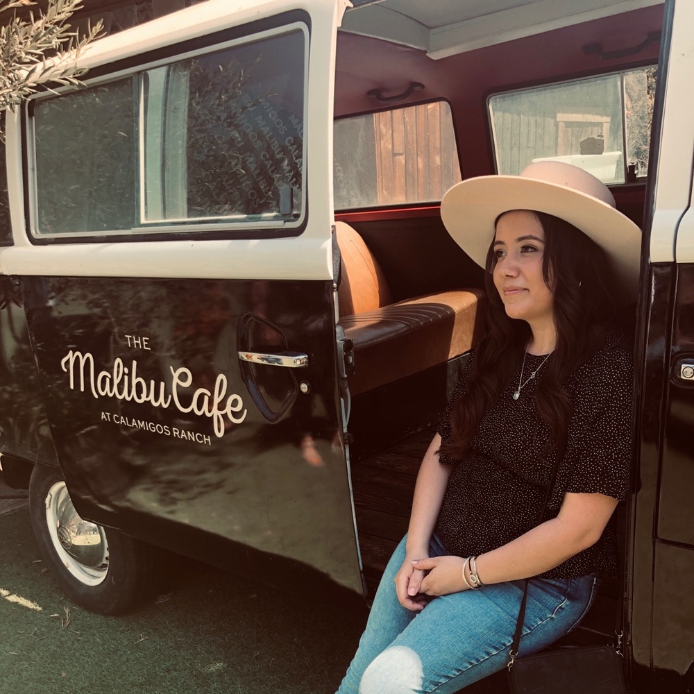 Meet your Posher, Blanca